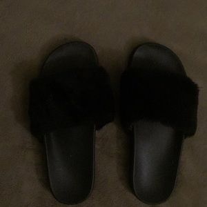 Black furry sandals